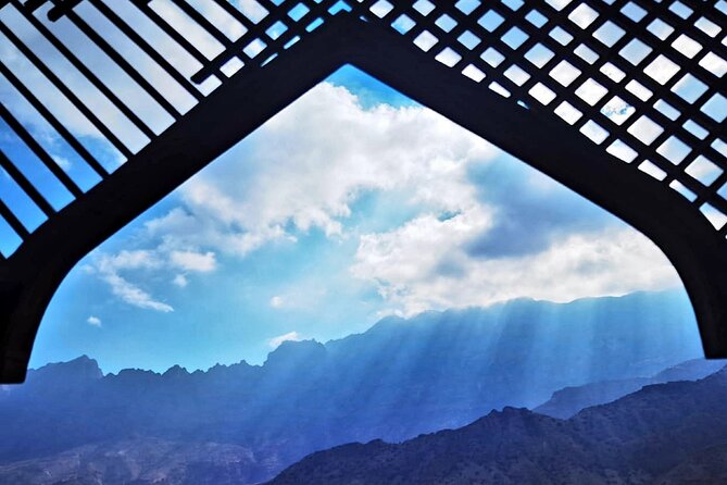 2 Days 1 Night Wakan Private Tour - Rustaq Souq and Ain Al Kasfah