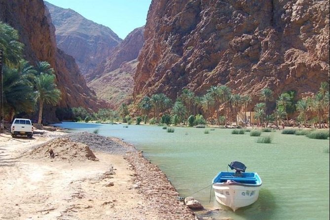 2 Days Tour TOUR FATIMA - Wadi Shab requires effort, then rewards it