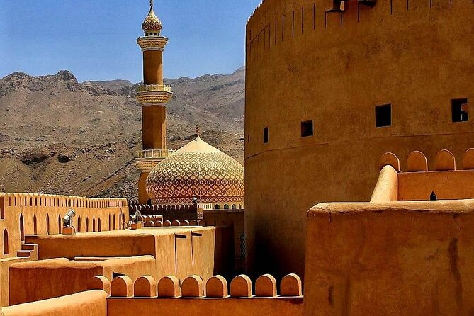 5-Days Private Oman Tour from Muscat - Day four: Nizwa Fort, village lanes, and Jebel Shams