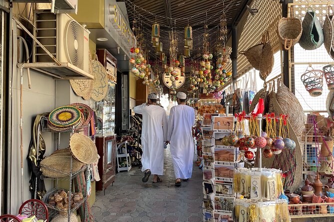AMOUAGE: Full Day Private Tour to Nizwa and Jebel Akhdar - Jebel Akhdar and the high-country finish