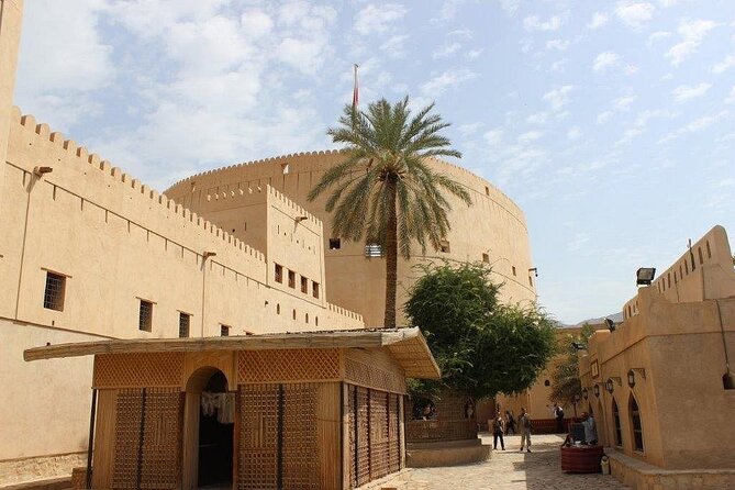 Amouage & Nizwa Full-Day Tour: Fort, Souq & Barakat Al Mouz - Timing, comfort, and practical planning