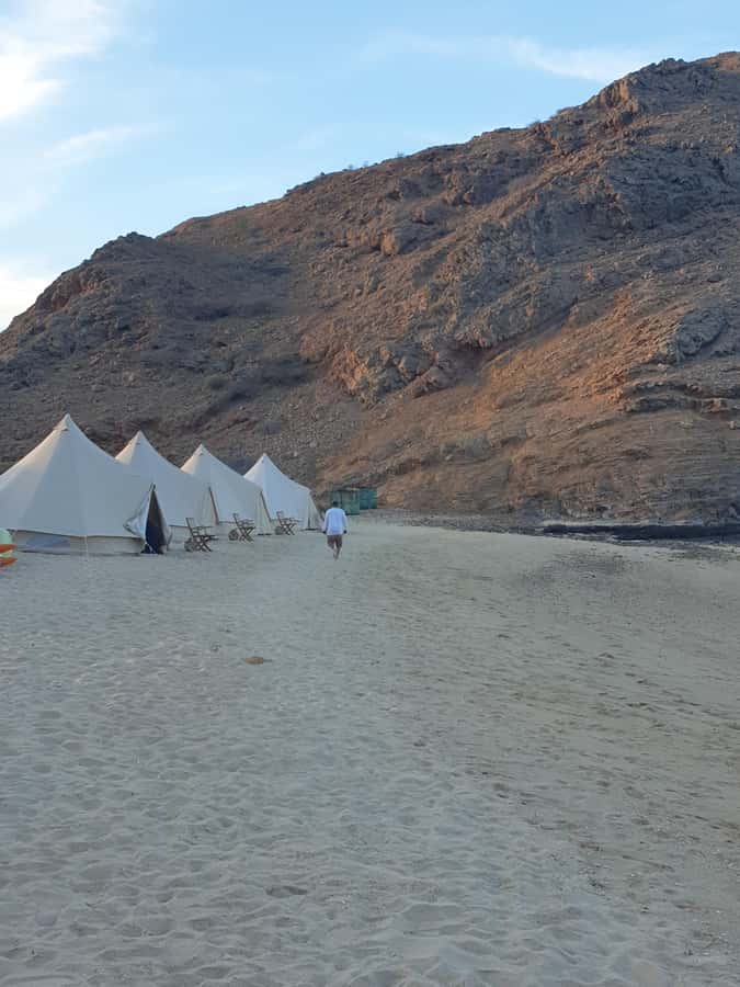 Camping to the Daymaniyat Islands with an overnight stay - Arriving at the beach camp