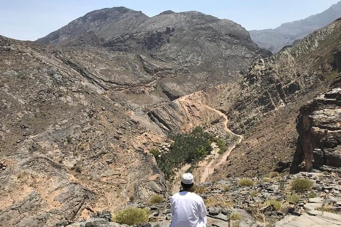 Day Trip to Wadi Bani Awf, Balad Sayt, Nakhal Fort & Hot Spring - Comfort, group size, and what to bring