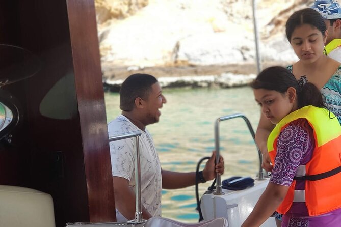 Daymaniyat Islands Snorkeling 2 different snorkeling sites and Lunch included - Who will enjoy this trip most