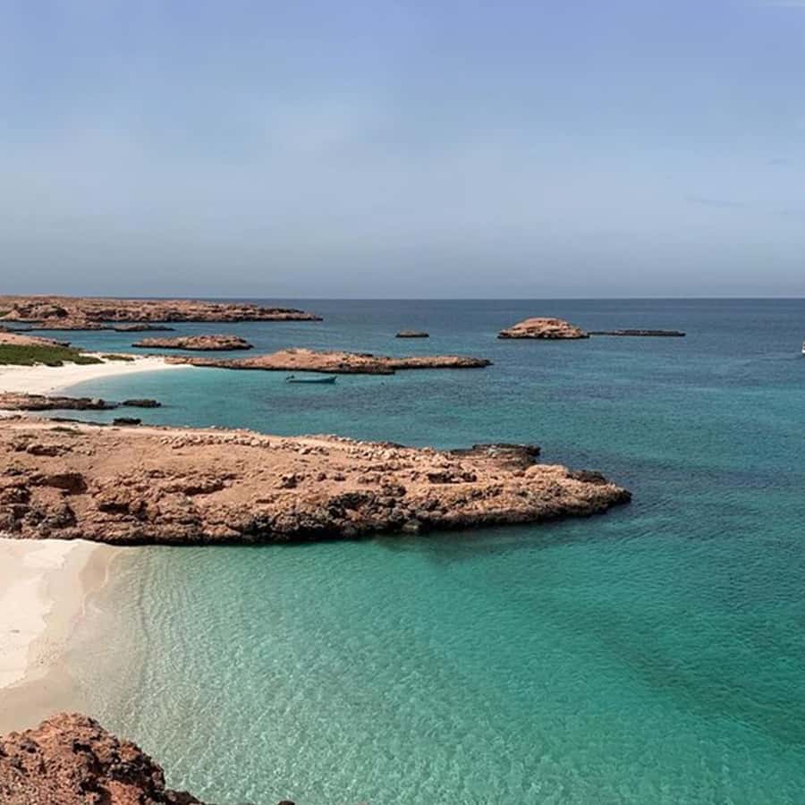 Daymaniyat Islands Snorkeling with Picnic Lunch - Kayaking, paddle boats, and the island walk