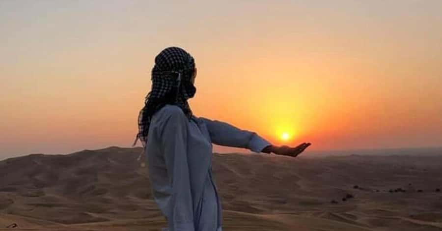 Desert Safari - Private 4WD car - Camel riding and the first taste of camp life