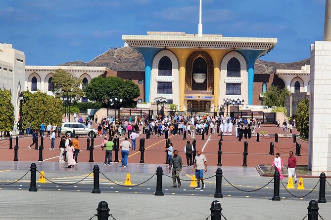 Discover Muscat - Mutrah Souq: leave room for browsing