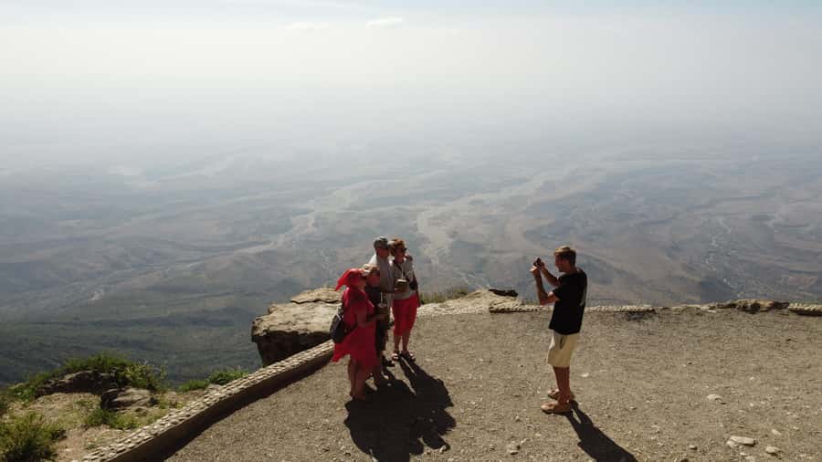 East Salalah Adventure: Nature, History, and Scenic Views - Taqa Plateau and Taqa Beach close the day