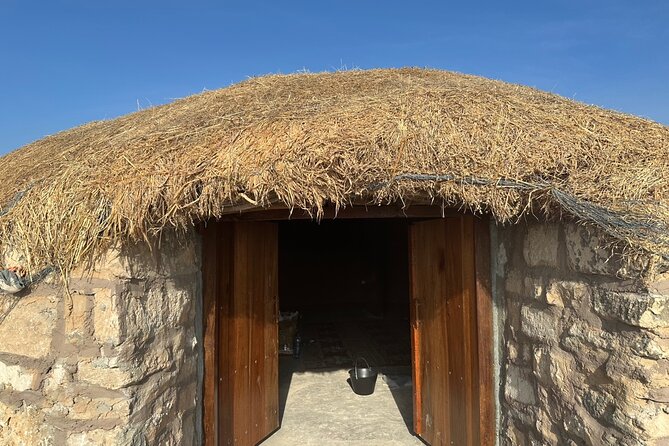 East Salalah tour Full day (private tour) - Teeq Cave and the 210-meter Tawi Ateer Sinkhole