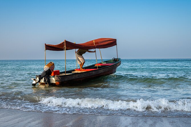 Enjoy a traditional Omani local style tour around Muscat - Adding Bait Al Zubair or the National Museum