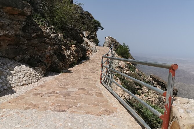 Explore Samhan Mountain – Half-Day Getaway with Lunch Included. - Hasheer Valley ends with an optical illusion