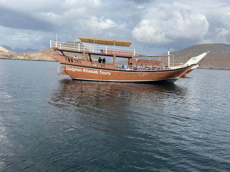From Khasab: Fjords of Musandam Dhow Cruise & Buffet Lunch - A Simple Packing List for the Dhow