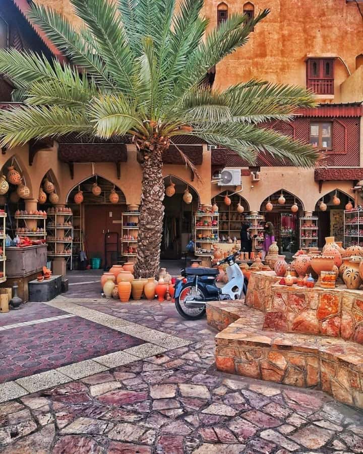 From Muscat: 3-Days Nizwa, Desert, Turtle, Wadi Shab - Fins Beach and Bimmah Sinkhole