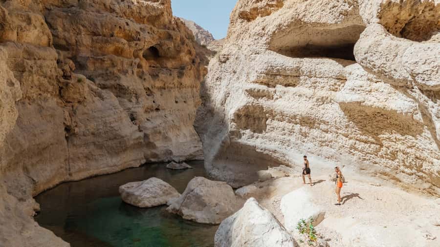 From Muscat: 6-Day Tour of City, Wadis, Desert & Mountains - The guide makes a long route easier