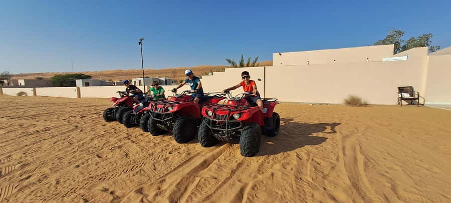 From Muscat: Desert and Wadi Bani Khalid Oasis Full-Day Tour - The road to Wadi Bani Khalid