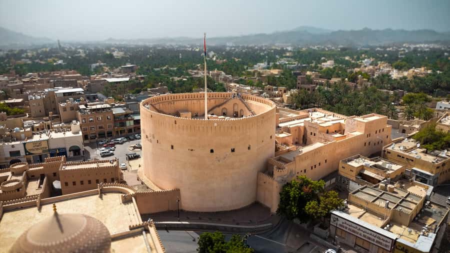 From Muscat: Nizwa and Jebel Akhdar Tour with Lunch - Nizwa Fort: Oman’s great defensive landmark