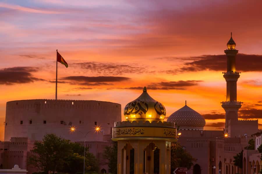 From Muscat: Nizwa Guided Tour with Optional Overnight Stay - Why Nizwa works so well after dark