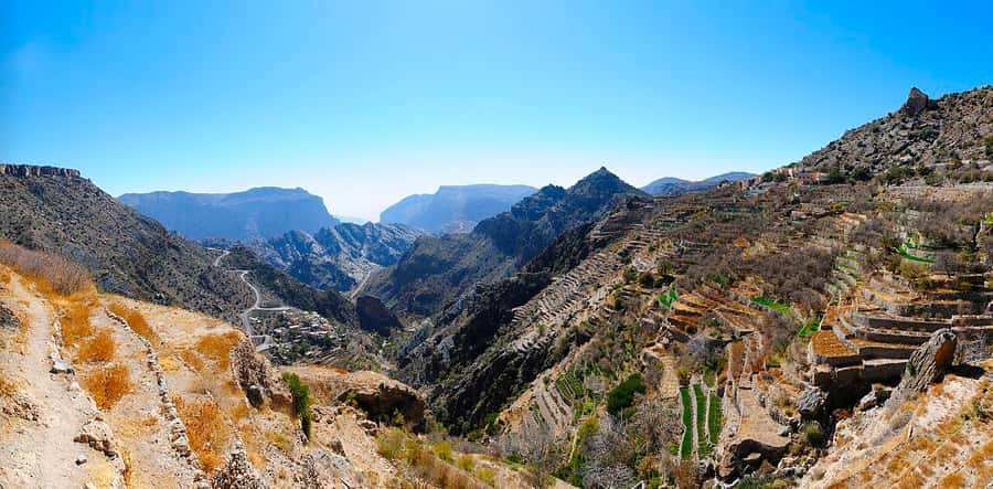 From Muscat : Nizwa & jabel alkhdar. Privat tour 4x4 - Barka Al Mawz Between Town and Mountain