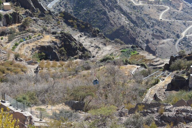 Full-Day Guided Tour to Jebel Akhdar - Fanja’s old market and Omani pottery