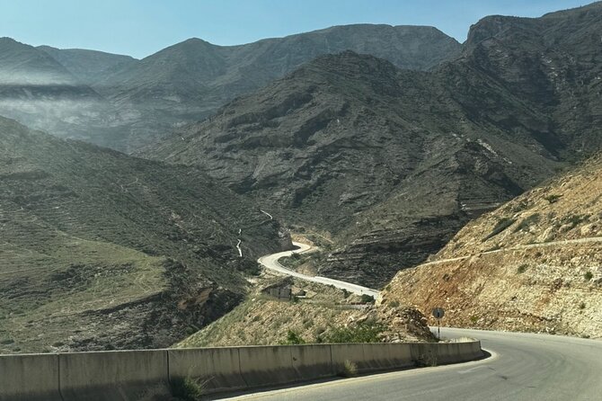 Full-Day Private Salalah West Tour with Lunch - Lunch adds a cultural reason to take the tour