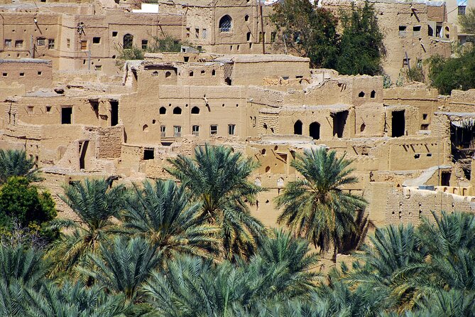 Full Day Private Tour to Nizwa and Jebel Shams from Muscat - Al Hamra, old streets beside abandoned ruins