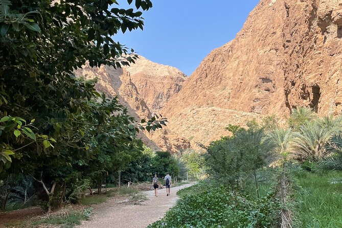 Full Day Private Tour to Wadi Shab and Bimmah Sinkhole - Lunch and what the $140 price really buys