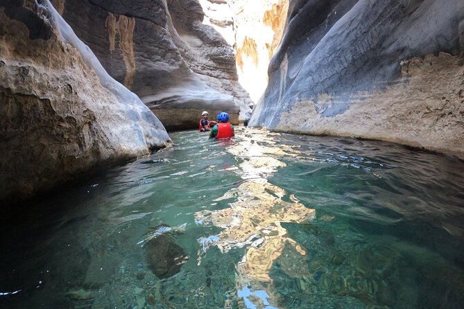 Full Day - Snake Canyon Adventure Tour in Jebel Shams region - What to wear and carry for six kilometers