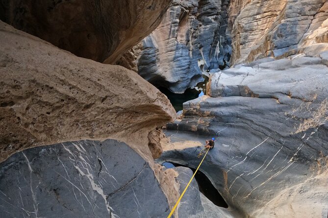 Full Day - Snake Canyon Adventure Tour in Jebel Shams region - Who will enjoy this Snake Canyon route?