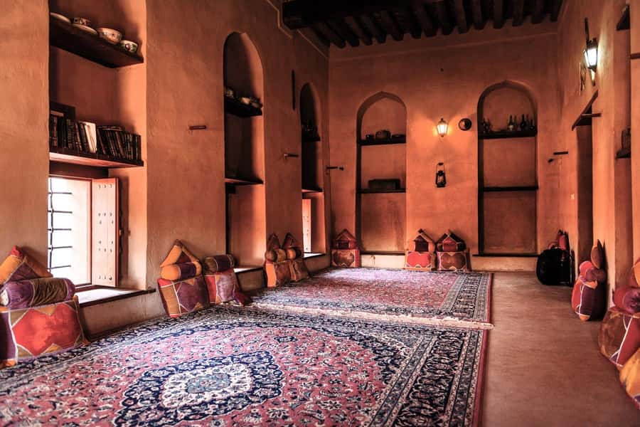 Full-Day Tour in Oman: Enchanting Forts of Nizwa and Jabreen - Timing, comfort, and what to bring