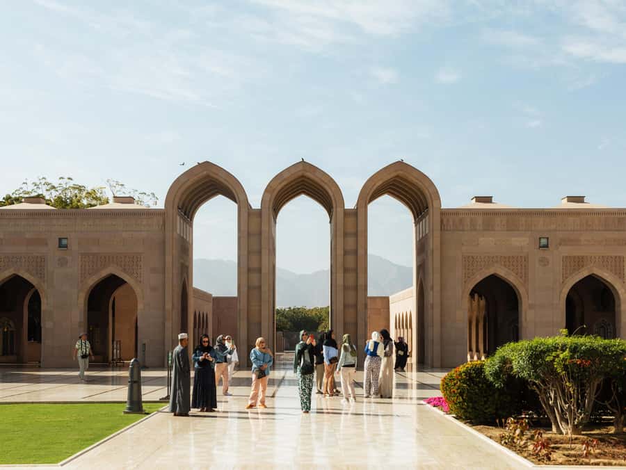 Guided Walking Tour of Sultan Qaboos Grand Mosque in Muscat - The crystal chandelier and Islamic art