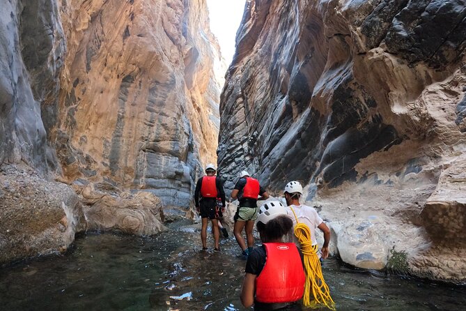 Half Day - Snake Canyon Adventure Tour in Jebel Shams - Boulder crossings and cave passages