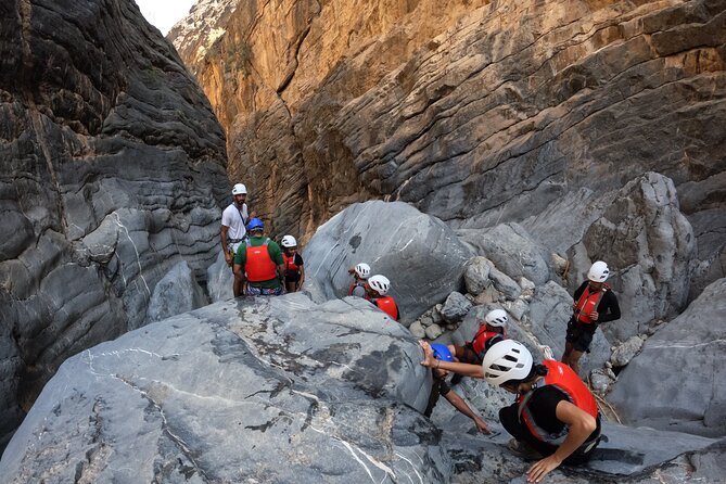 Half Day - Snake Canyon Adventure Tour in Jebel Shams - The 10-meter abseil