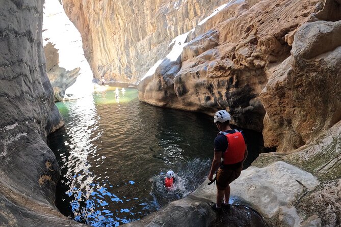 Half Day - Snake Canyon Adventure Tour in Jebel Shams - A private tour with close support