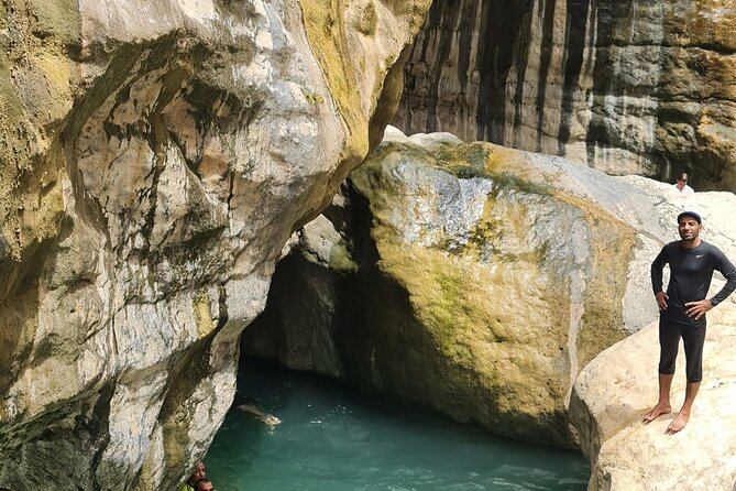 Hidden Gems of Oman: Sinkhole, Fins Beach & Wadi Tiwi Adventure - Bimmah Sinkhole adds a dramatic pause