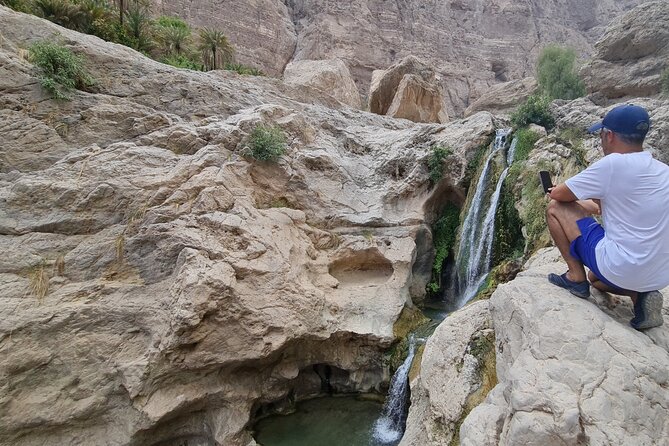 Hidden Gems of Oman: Sinkhole, Fins Beach & Wadi Tiwi Adventure - Guide service is a notable strength