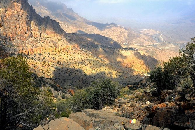 Jebel Shams, Balcony Walk & Al Hamra Village - Walking the Balcony Walk toward the abandoned village