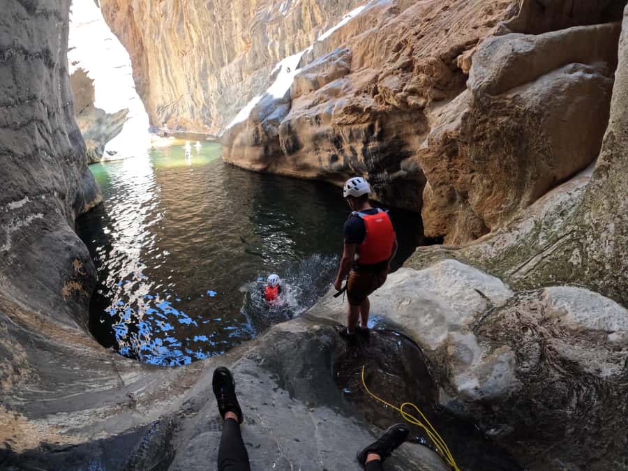 Jebel Shams: Full Day Adventure Tour through Snake Canyon - What the six-hour canyoning day is really like