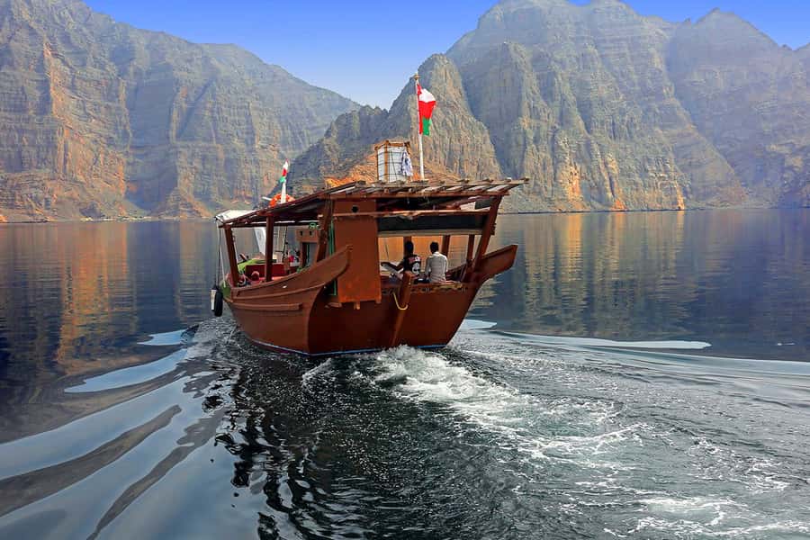 Khasab: Khor Sham Half-Day Cruise with Snorkeling & Dolphins - What is served onboard