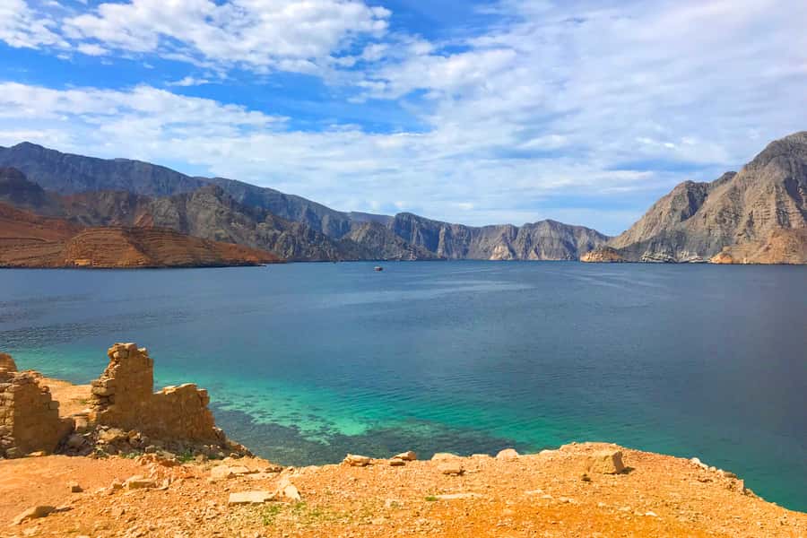 Musandam/Khasab: Overnight Dhow Cruise with Camping and BBQ - Sunrise, breakfast, and the return to Khasab