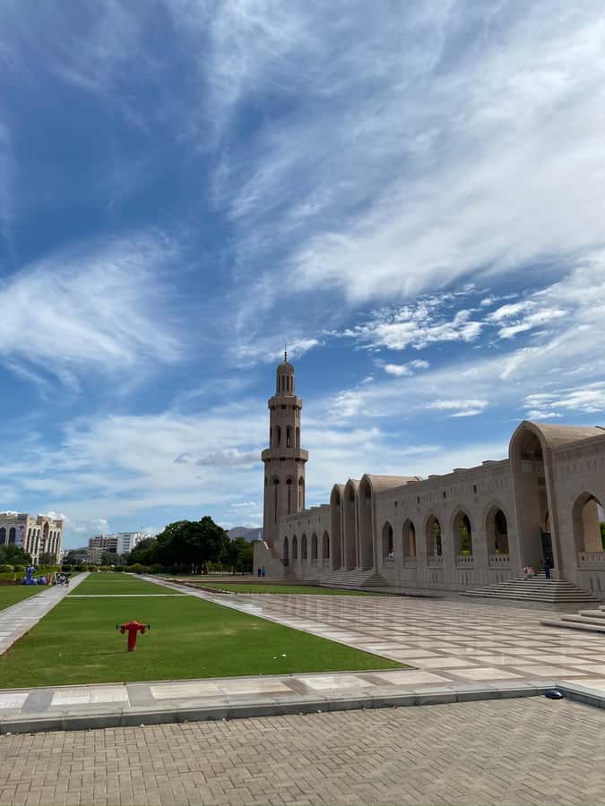 Muscat: City Highlights Tour with Optional Transfers - Transport, timing, and group size