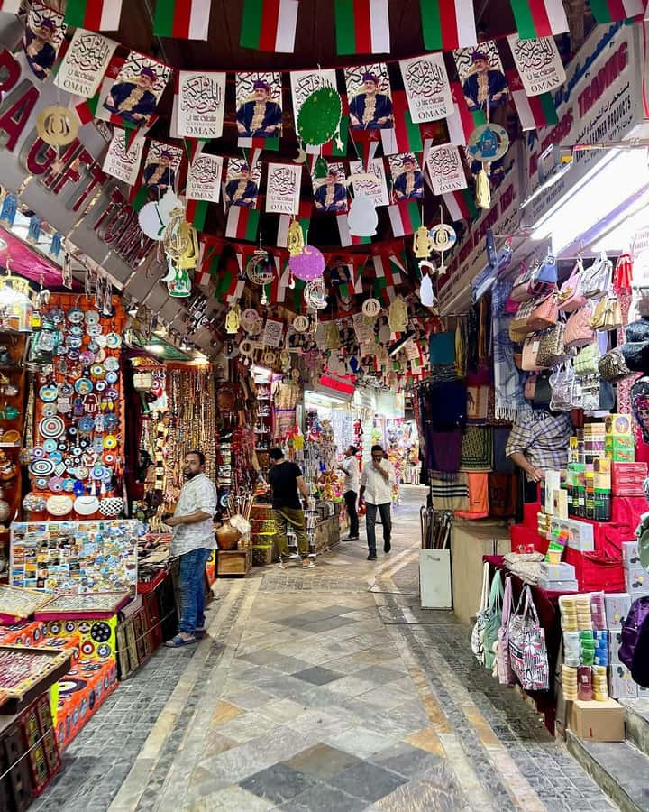 Muscat City Tour and life with Omani Guy ( luxury car). - Why this route works well in Muscat