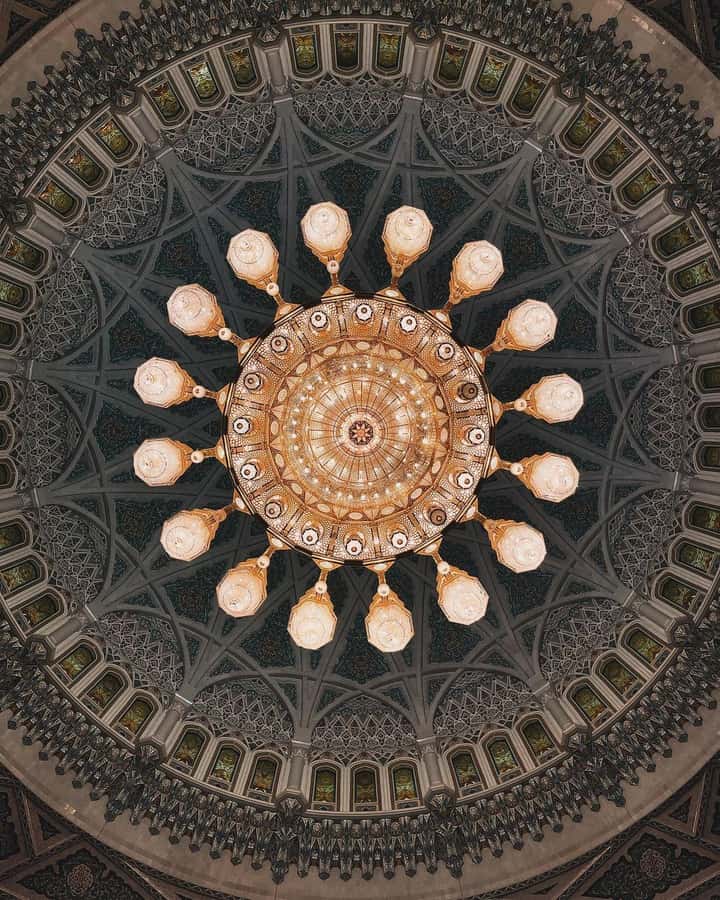 Muscat City Tour and life with Omani Guy ( luxury car). - Bait Al Zubair Museum and Omani social life