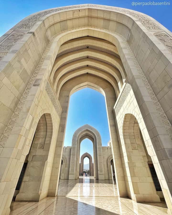 Muscat City Tour and life with Omani Guy ( luxury car). - The final viewpoint over old Muscat