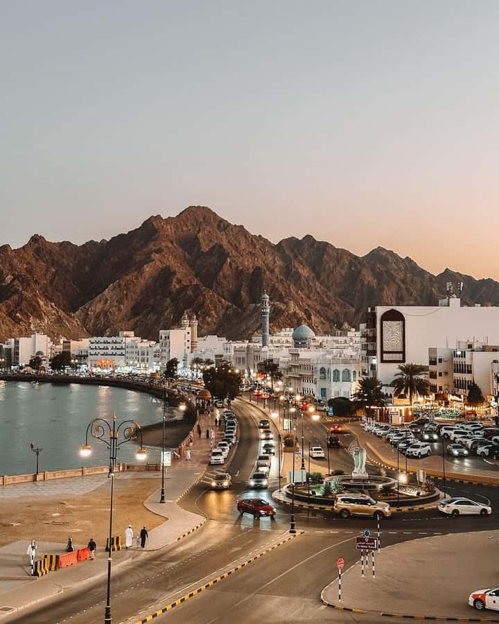 Muscat City Tour and life with Omani Guy ( luxury car). - Starting at the Sultan Qaboos Grand Mosque