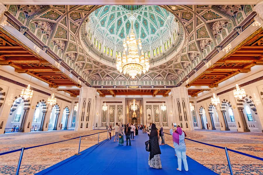 Muscat: City Tour of Grand Mosque, Old Souqs, Museum, & Fort - Starting in Muscat’s embassy quarter