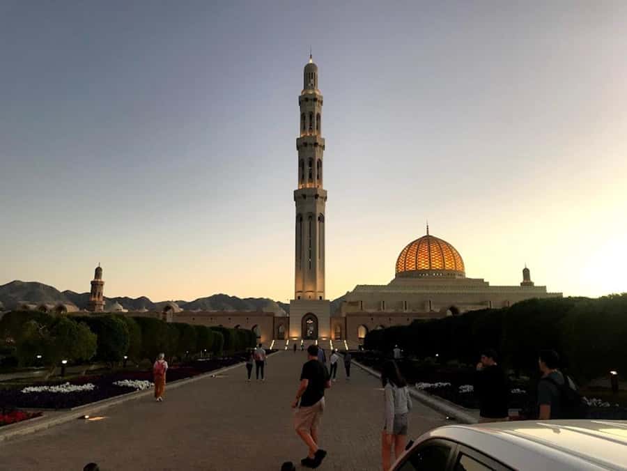 Muscat: Day Tour with Omani Lunch, Hotel Pickup, and Airfare - Key points to know before booking