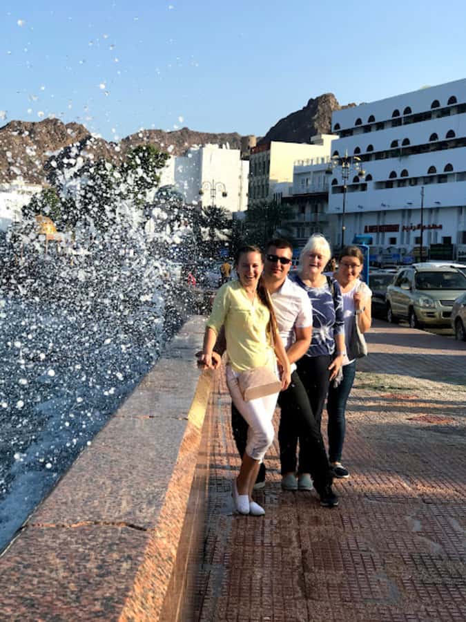Muscat: Day Tour with Omani Lunch, Hotel Pickup, and Airfare - Muttrah Corniche, fish market, and souk
