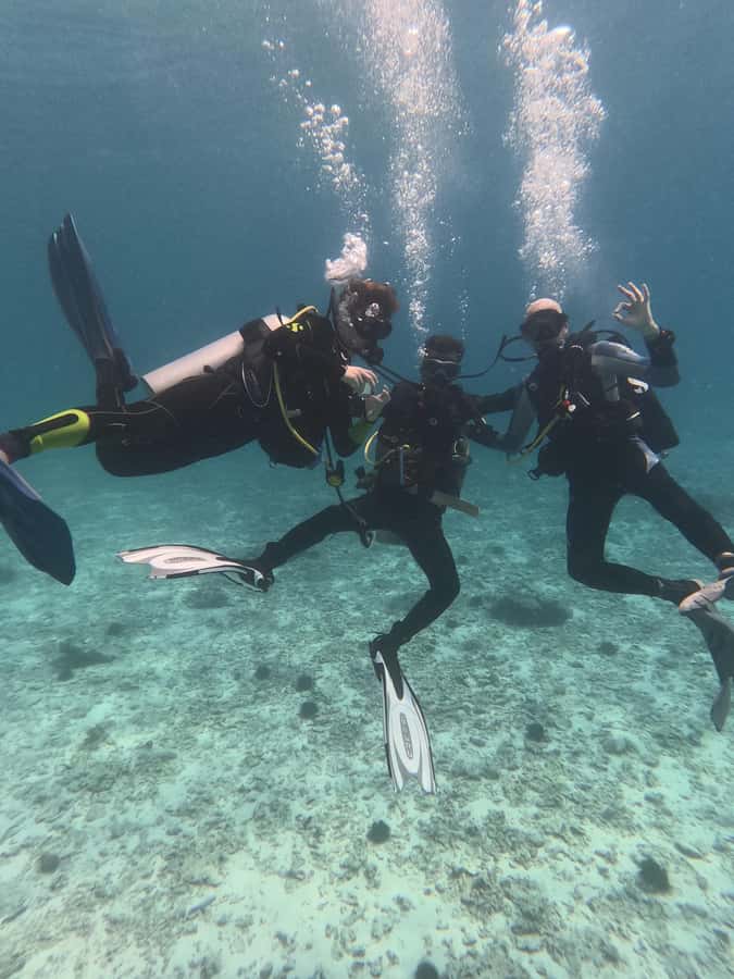 Muscat: Daymaniat Islands Try Scuba Diving - The break between water sessions