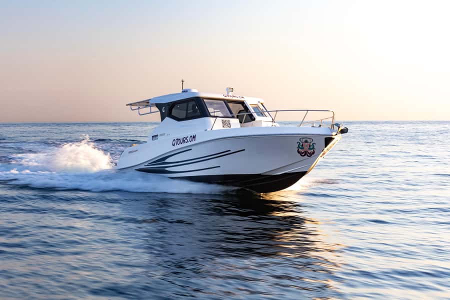 Muscat: Daymaniyat Islands Private Boat Tour with Snorkeling - The ride back turns into a Muscat sightseeing cruise
