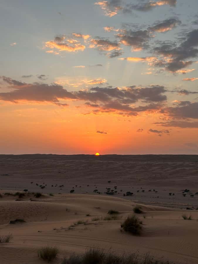 Muscat: Desert Sunset &Wadi Bnai Khalid Full-Day Tour+Lunch - Into the Wahiba Desert Before Sunset